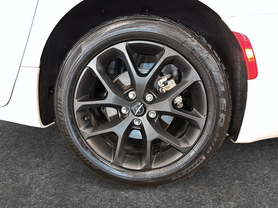 2024 Chrysler Pacifica Touring-L Apparence S-6