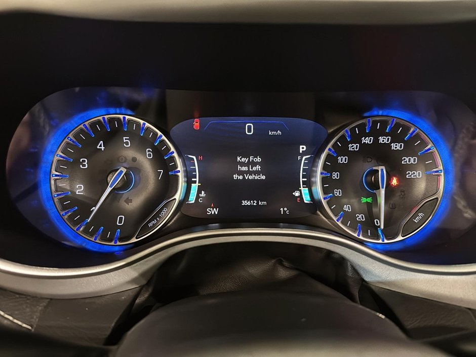 2024 Chrysler Pacifica Touring-L Apparence S-12