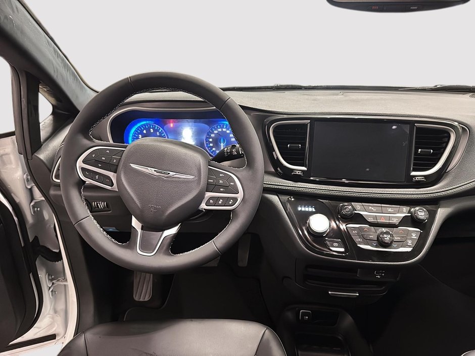 2026 Chrysler Pacifica SELECT-9