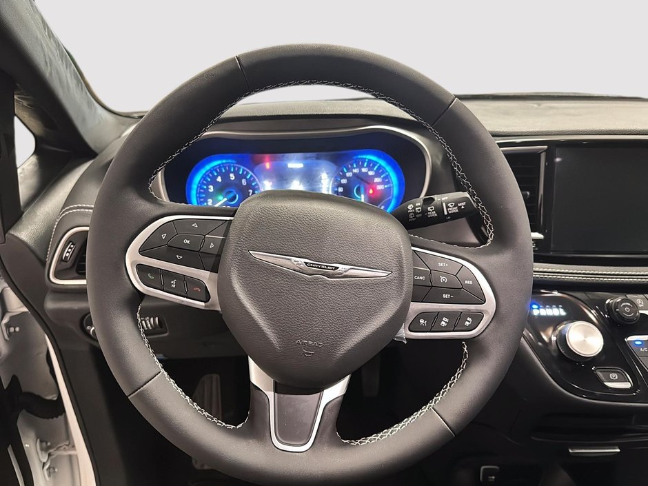 2026 Chrysler Pacifica SELECT-11