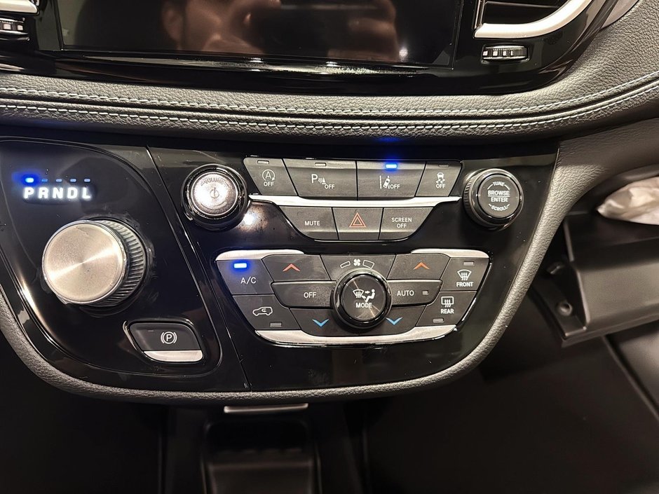 2026 Chrysler Pacifica SELECT-13