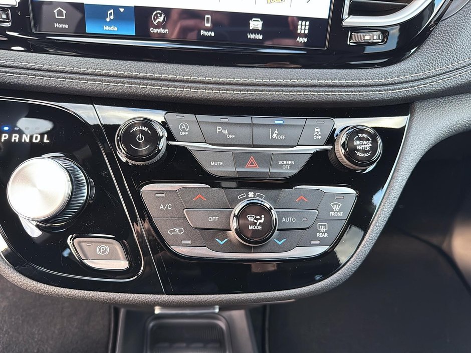 2026 Chrysler Pacifica SELECT AWD-13