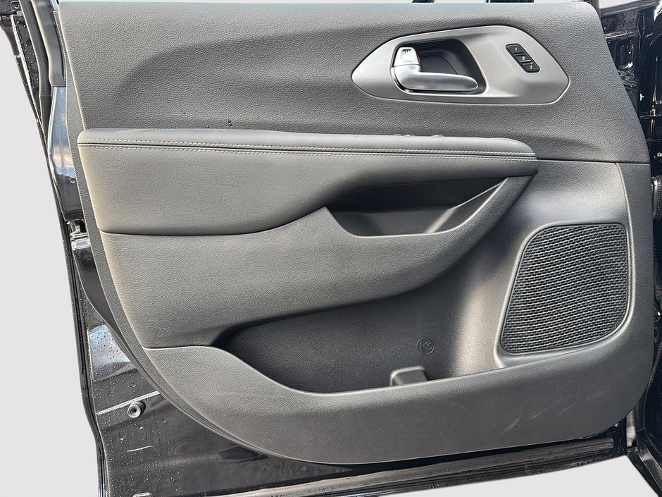 2026 Chrysler Pacifica SELECT AWD-10