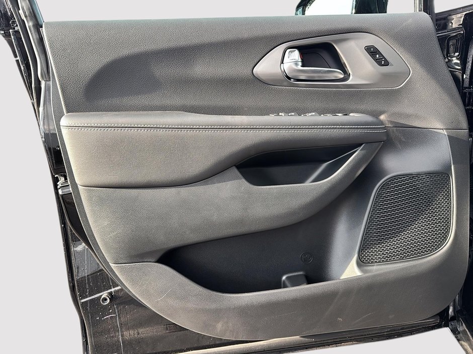 Chrysler Pacifica SELECT 2026-10