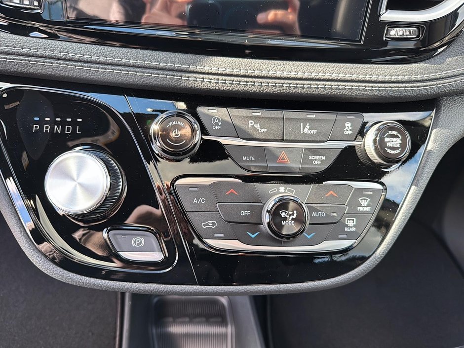 2026 Chrysler Pacifica SELECT-13