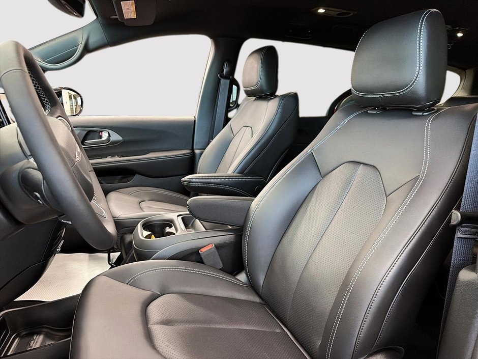 Chrysler Pacifica SELECT 2027-8