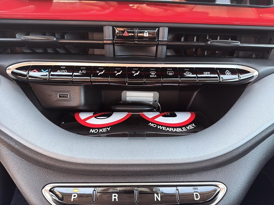 2025 Fiat 500e RED-11