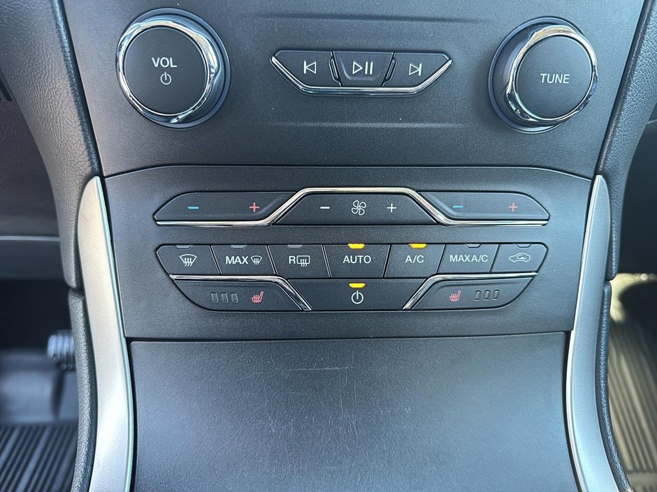 Ford Edge SEL 2019-13