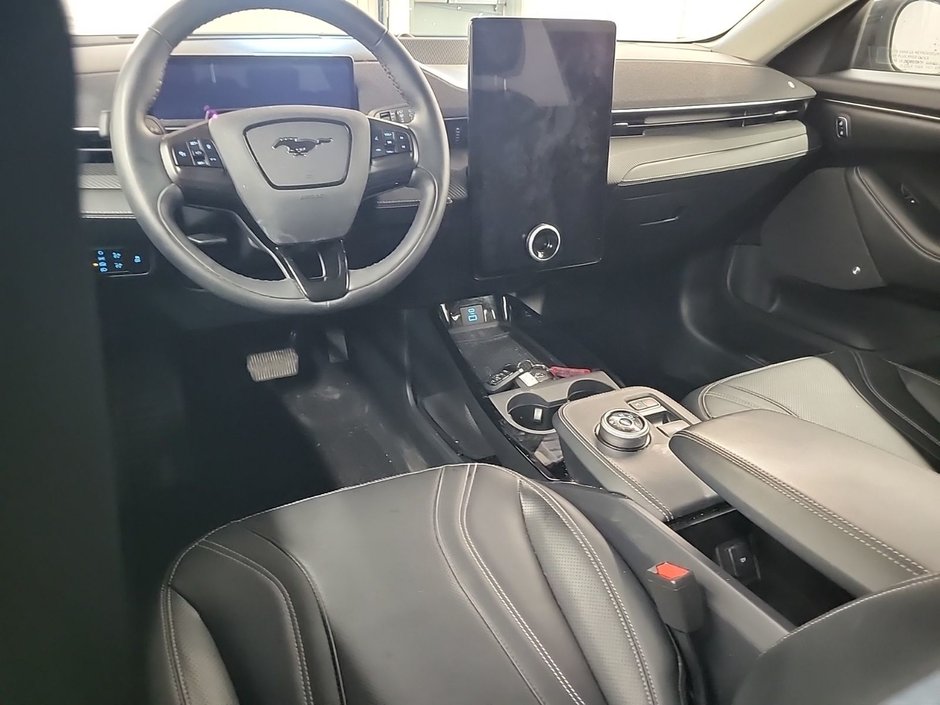 Ford Mustang Mach-E PREMIUM AWD 2023-5
