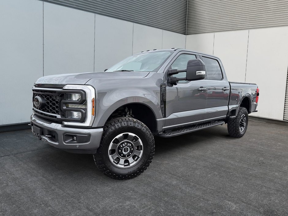 2024 Ford Super Duty F-250 SRW LARIAT TREMOR 7.3L V8 4X4 in St-Jean-Sur-Richelieu, Quebec