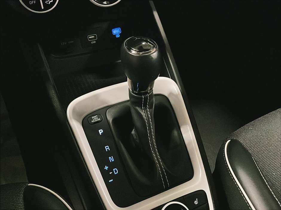 2020 Hyundai Venue Ultimate w/Black Interior-14