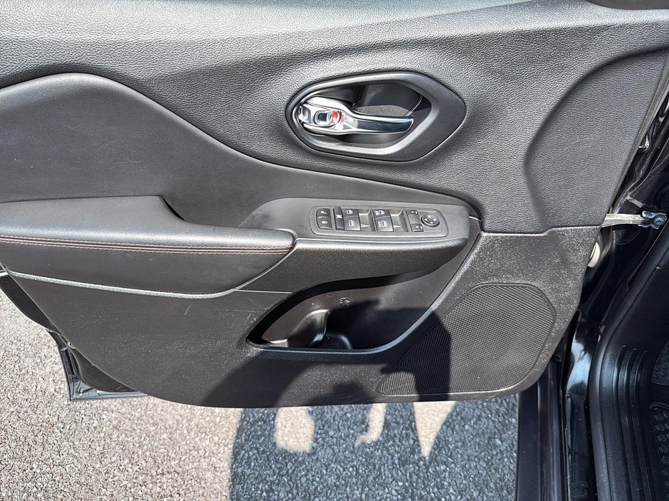 2021 Jeep Cherokee Trailhawk-10