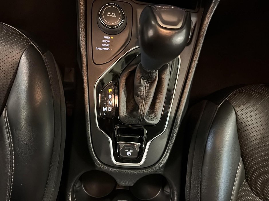 Jeep Cherokee Altitude 2023-14