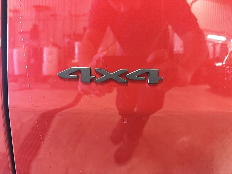 2026 Jeep Cherokee LAREDO-14