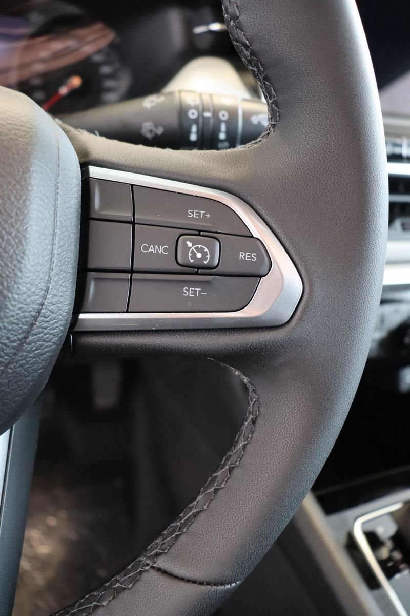 2023 Jeep Compass Limited 4X4-12