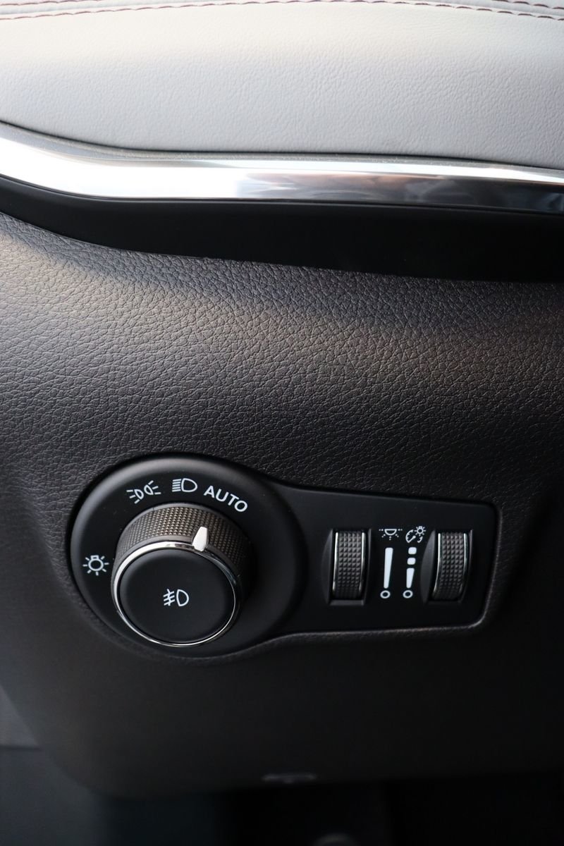 2023 Jeep Compass Limited 4X4-18