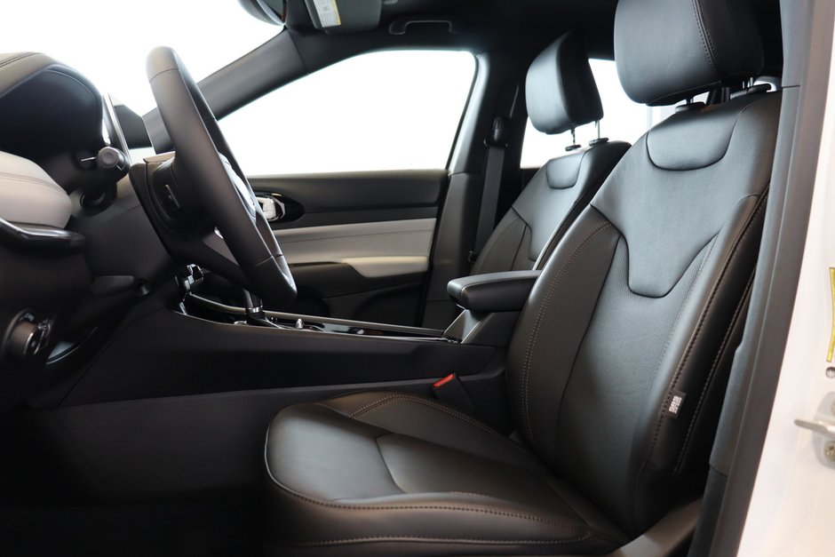 2023 Jeep Compass Limited 4X4-7