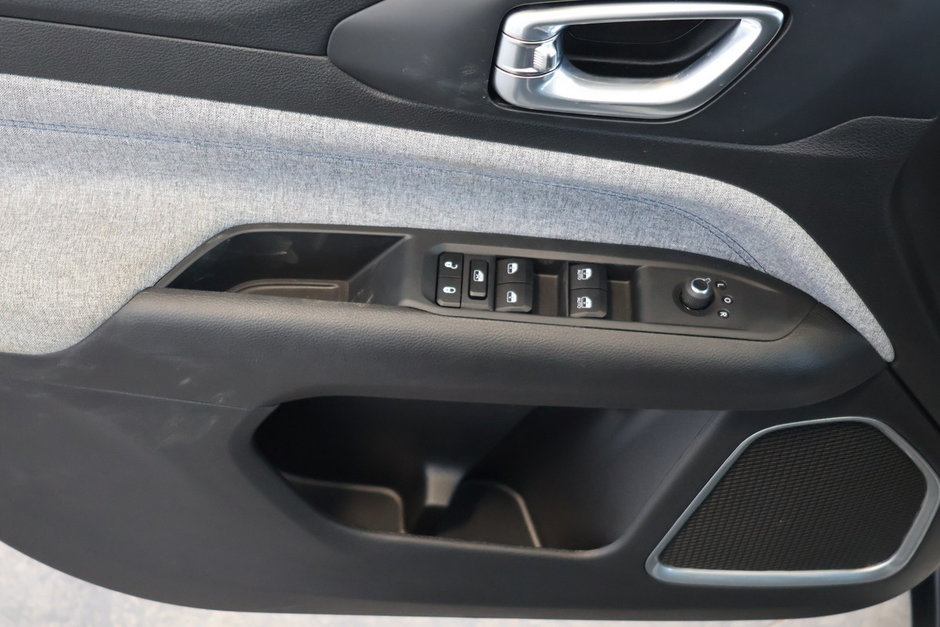 2025 Jeep Compass SPORT-18