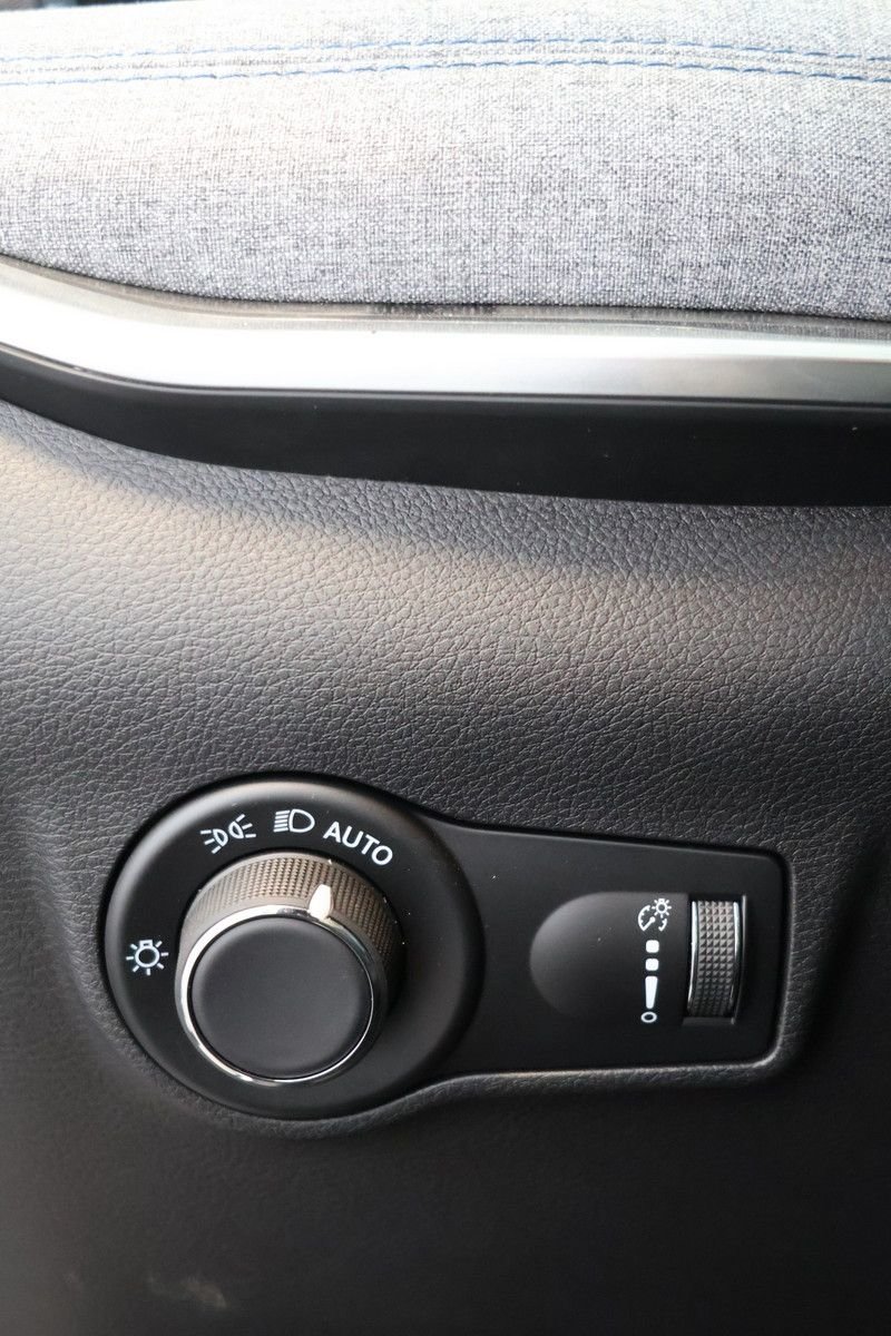 2025 Jeep Compass SPORT-17