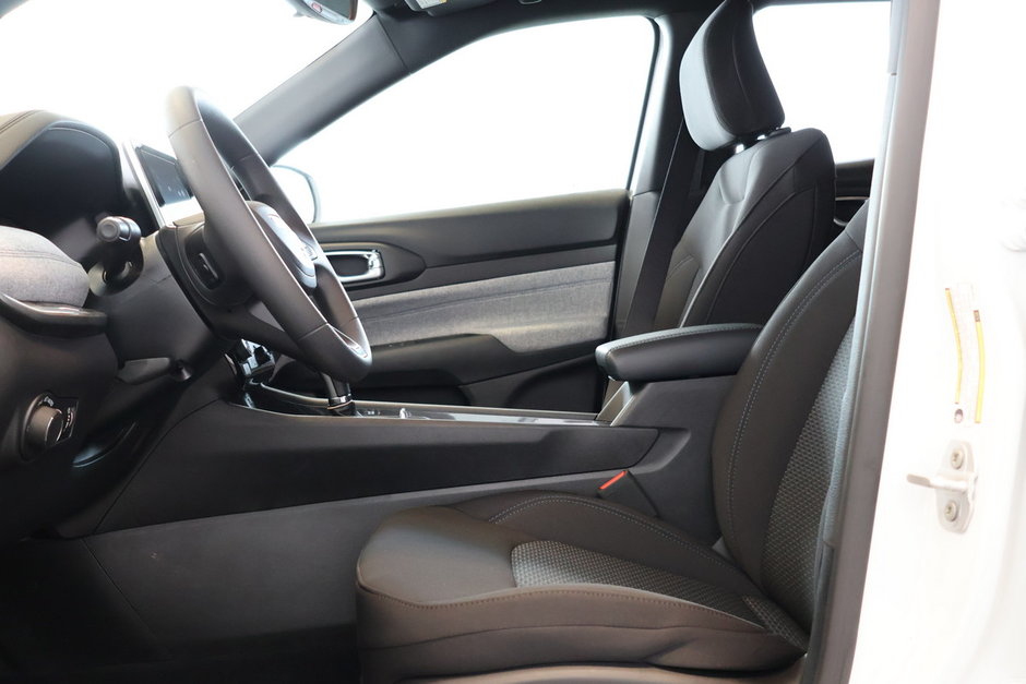 2025 Jeep Compass SPORT-7