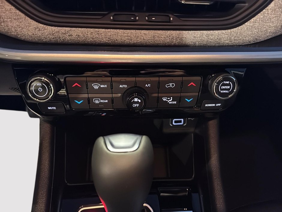 2025 Jeep Compass NORTH-12