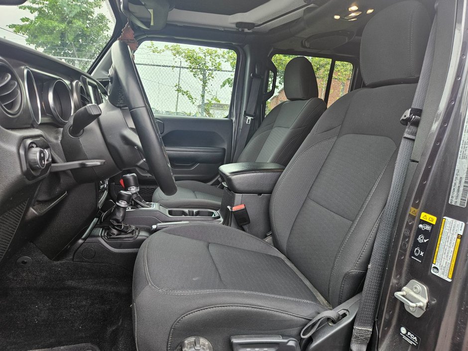 Jeep Gladiator Willys 2021-8