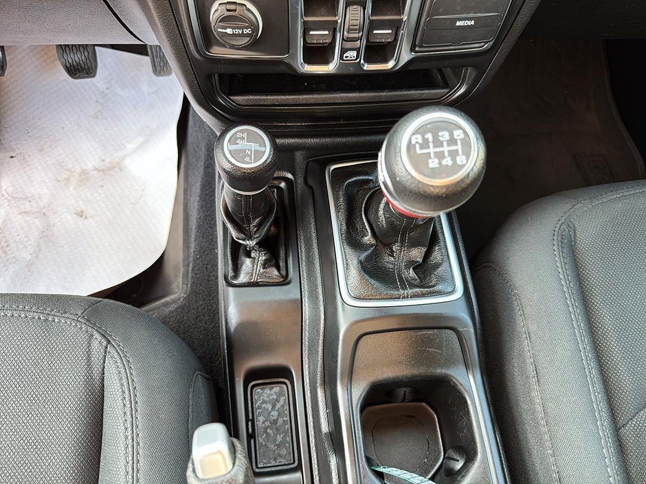2022 Jeep Gladiator Willys V6 4X4 MANUELLE 6 VITESSES-14