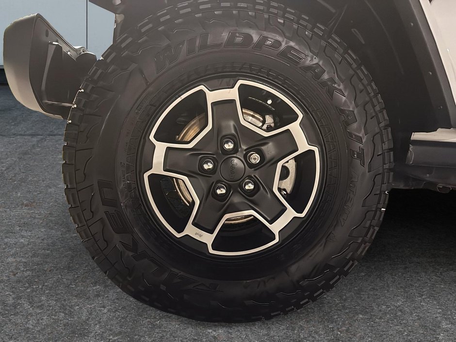 2022 Jeep Gladiator MOJAVE V6 4X4-6