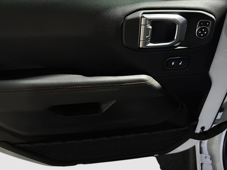 2022 Jeep Gladiator MOJAVE V6 4X4-10