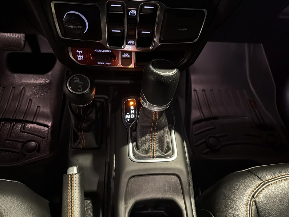 2022 Jeep Gladiator MOJAVE V6 4X4-14