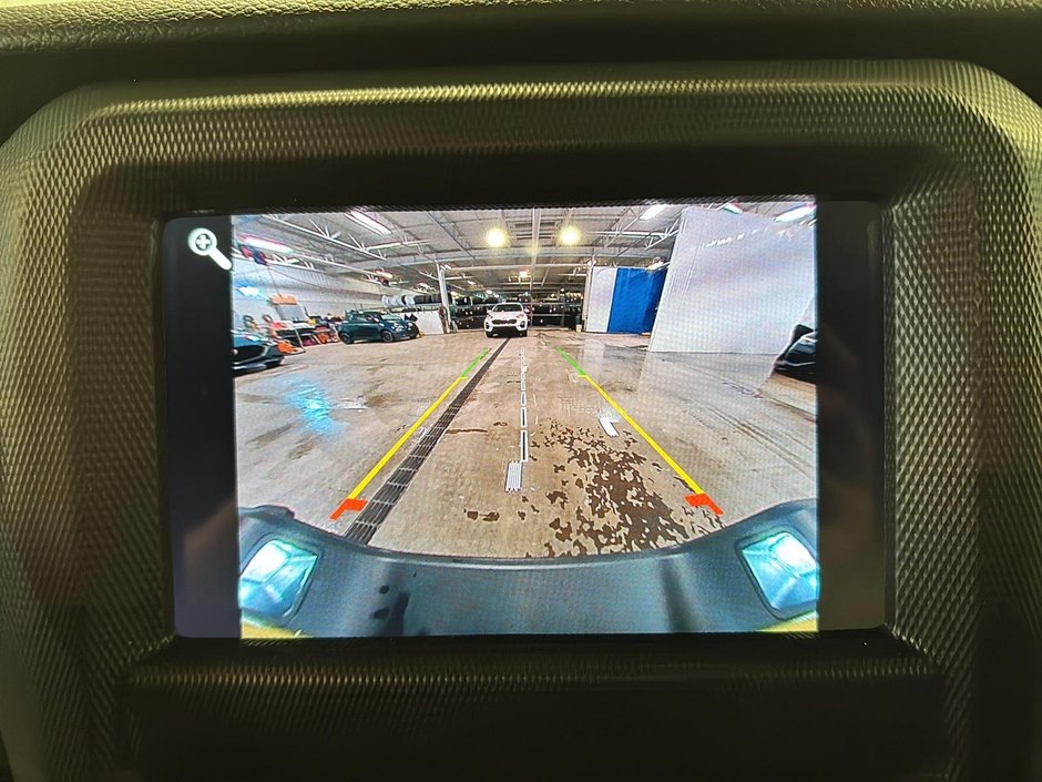 Jeep Gladiator Willys 2023-17