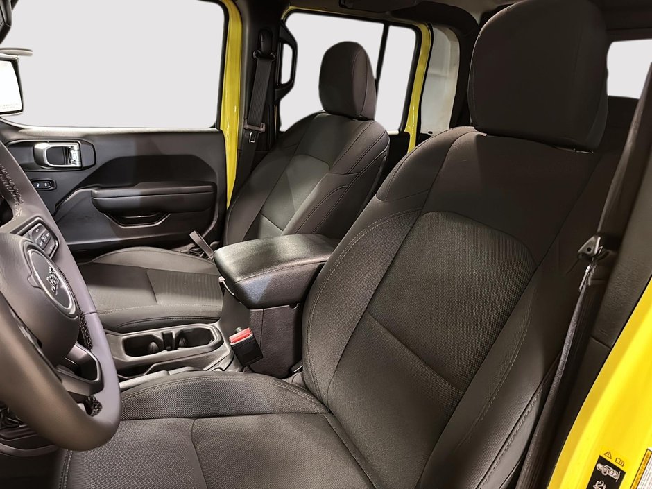 Jeep Gladiator Willys 2023-8