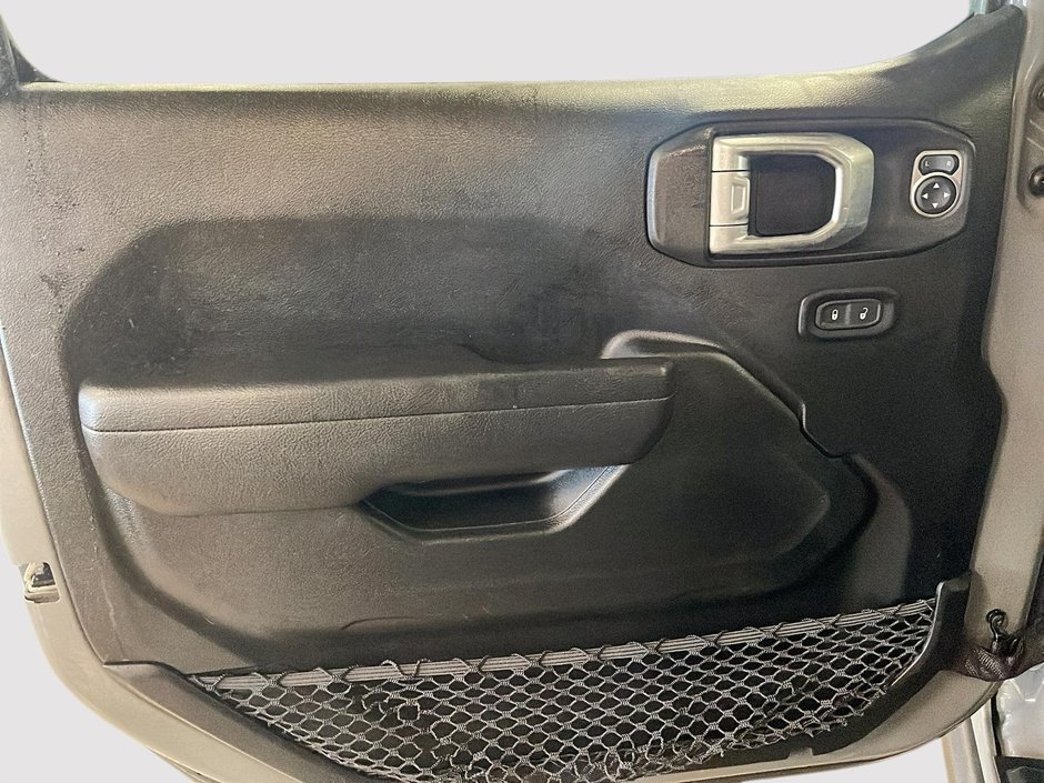 2023 Jeep Gladiator Willys-9