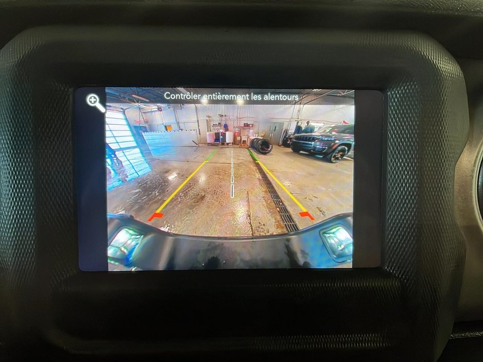 2023 Jeep Gladiator Willys-16