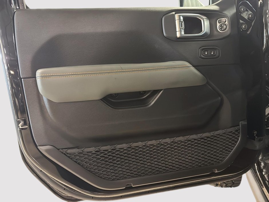 2026 Jeep Gladiator MOJAVE X-10