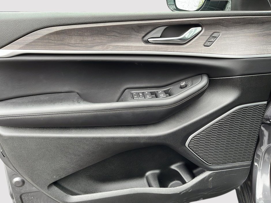 2025 Jeep Grand Cherokee L LIMITED-10