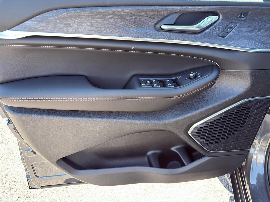 2025 Jeep Grand Cherokee L OVERLAND-10