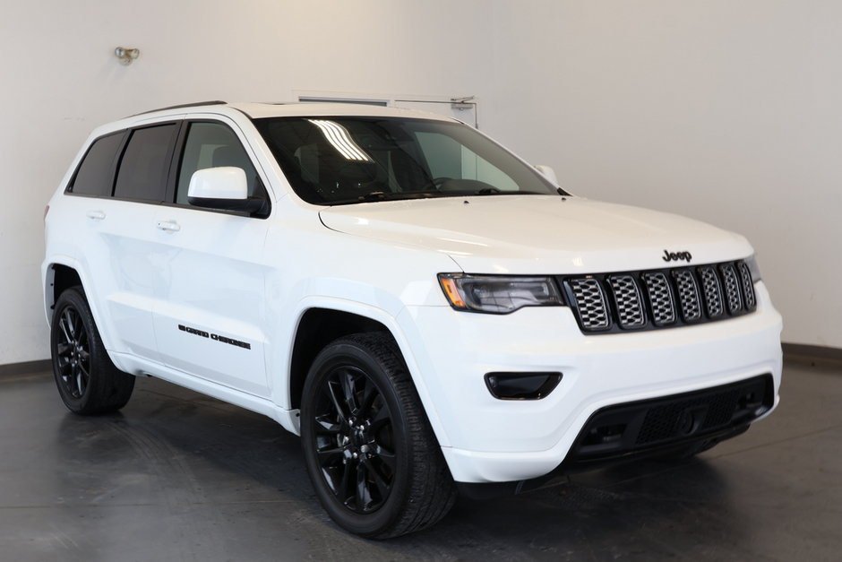 Jeep GRAND CHEROKEE WK Altitude V6 4X4 Toit-Ouvrant | Navigation | Suede 2022-3