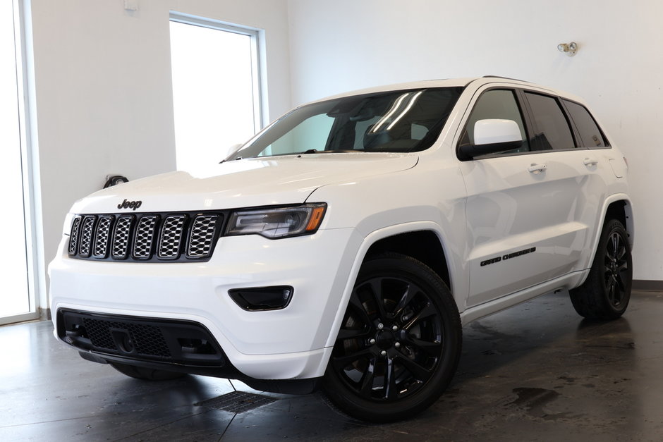 GRAND CHEROKEE WK Altitude V6 4X4 Toit-Ouvrant | Navigation | Suede 2022 à St-Jean-Sur-Richelieu, Québec