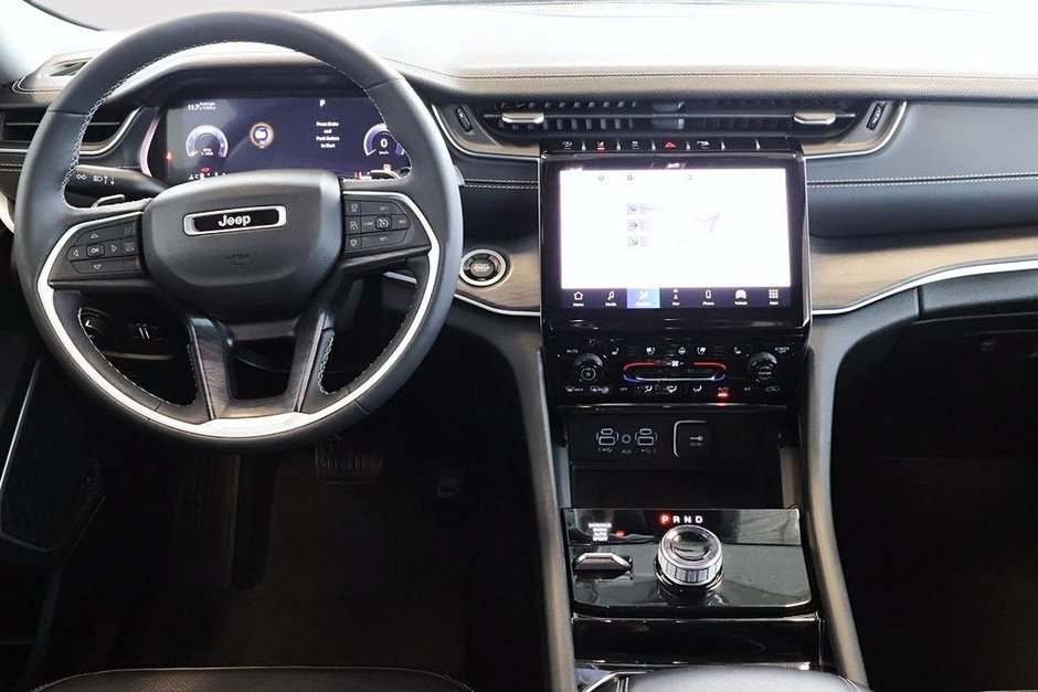 Jeep Grand Cherokee LIMITED 2023-9