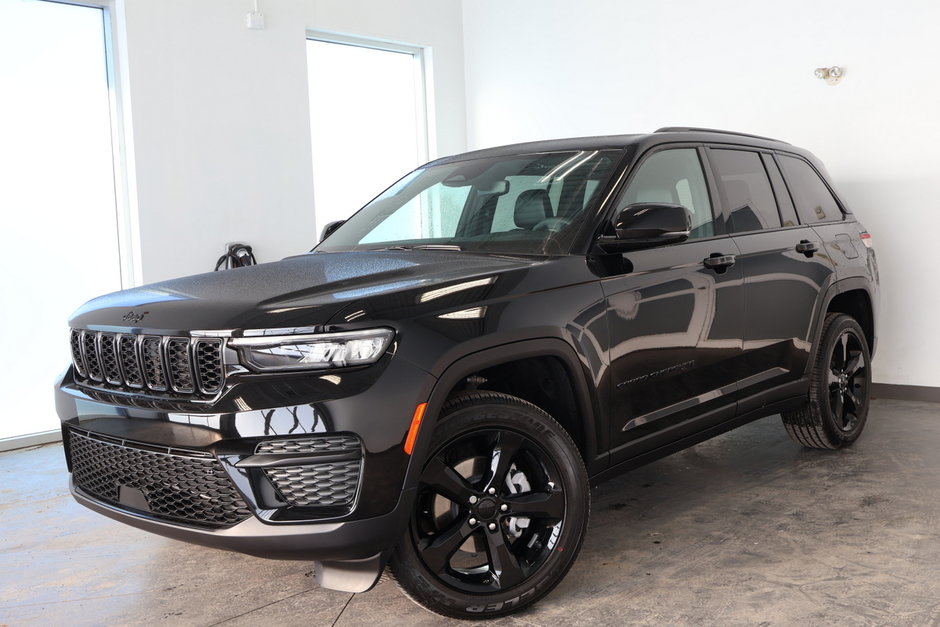 2024  Grand Cherokee ALTITUDE in St-Jean-Sur-Richelieu, Quebec