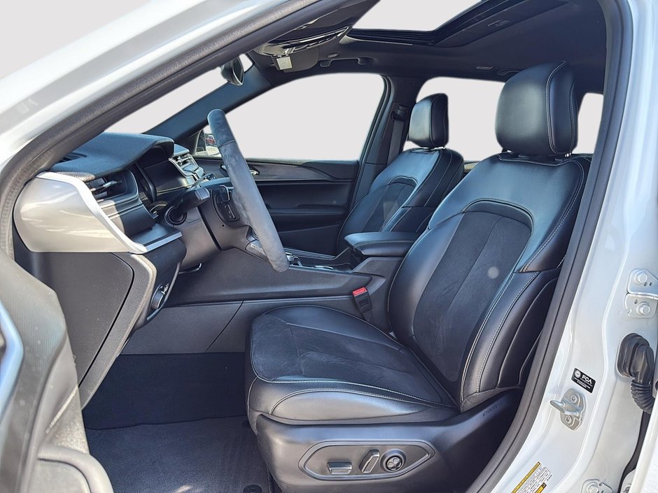 2024 Jeep Grand Cherokee Altitude-8