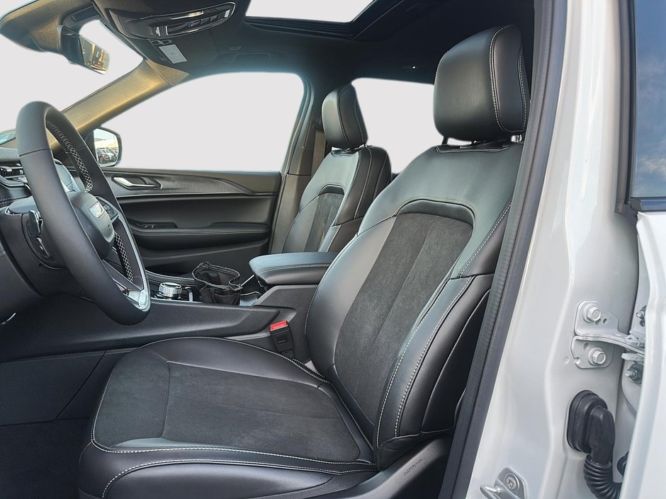 2025 Jeep Grand Cherokee LAREDO ALTITUDE-7