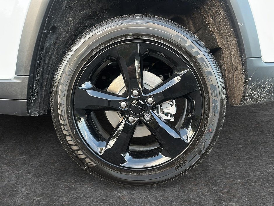 2025 Jeep Grand Cherokee LAREDO ALTITUDE-6