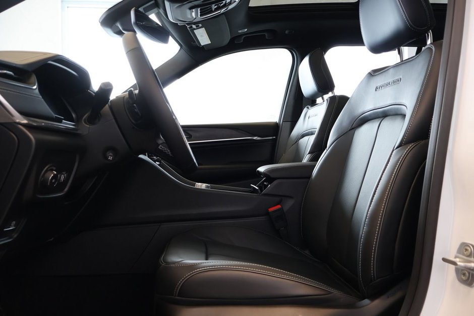 2025 Jeep Grand Cherokee OVERLAND-4