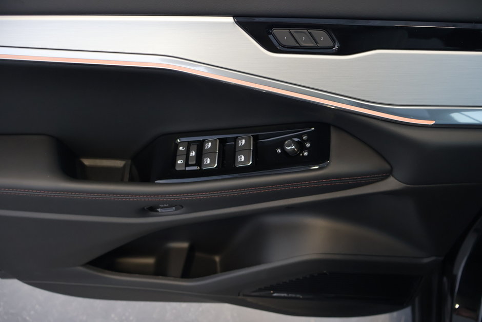 Jeep WAGONEER S LIMITED 2025-19