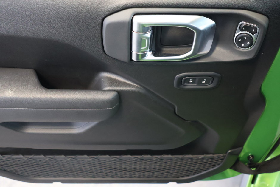 2025 Jeep WRANGLER 4-Door WILLYS-18
