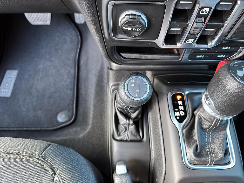 Jeep WRANGLER 4-Door SAHARA 2025-15