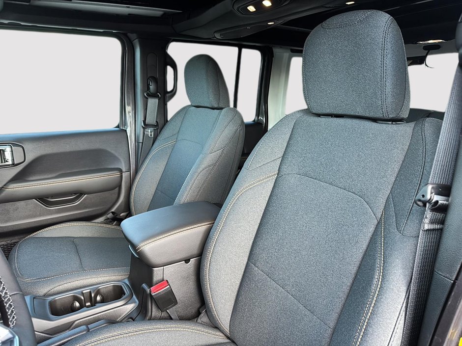 Jeep WRANGLER 4-Door SAHARA 2025-8