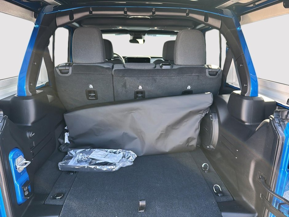Jeep WRANGLER 4-Door SAHARA 2025-5